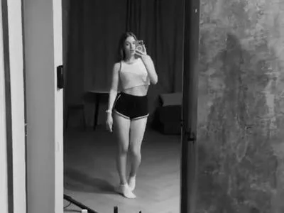I love dancing  by OdeliaHartill