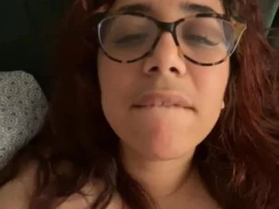 Cum in my mouth by Izzyweezzypeachybuttsie27