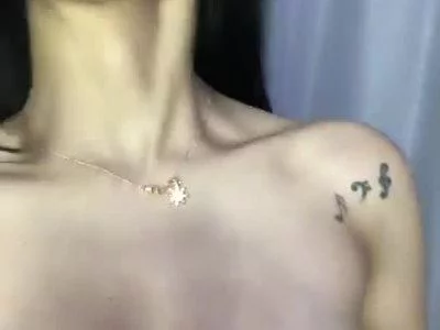 Quedaras antojado de mis ricas tetas by liccy-hall