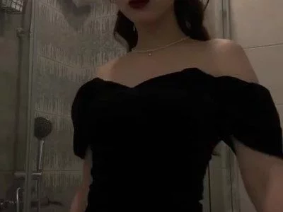 video from shower! by LornaGambee