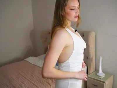 sexy dance with back for see my ass in panties by AraBiddy