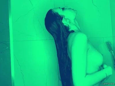 green wet by Alice-Best