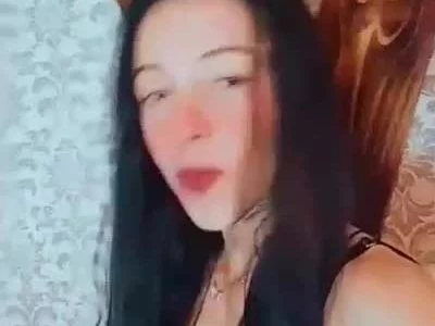 Hi by Melody_Petite