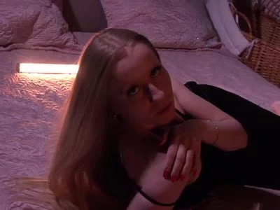 sexy video by MilanaTrison
