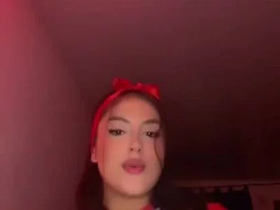 Amazing  girl by Adriana