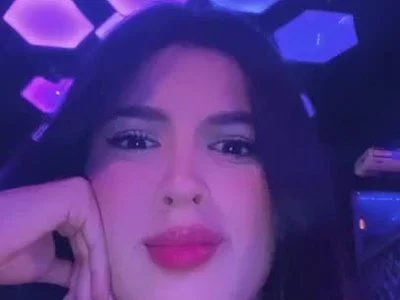 Sexy brunette 💕 by Adriana
