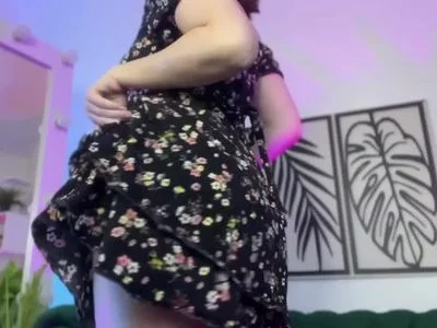 Is it true what they say, hips don't lie? by MaagicPeach