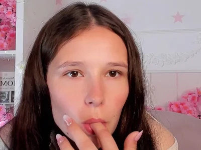 Suck finger♥ by BettyCook