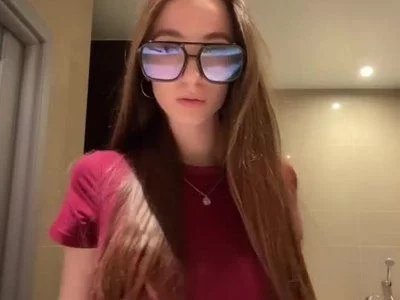 Are glasses suit me? by DorisGabriel