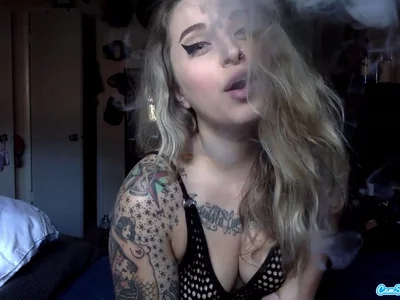 Ari A. (poison-bunny) XXX Porn Videos - Vaping