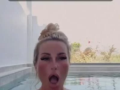 Tamara Milano (Tamaramilano) - Outdoor Cumming 💦 on Camsoda 