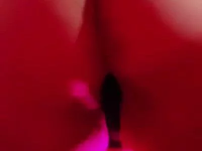 "This ass deserves to pause, and attention 😏💦 Ready to make your eyes?" by Amanda Cruz