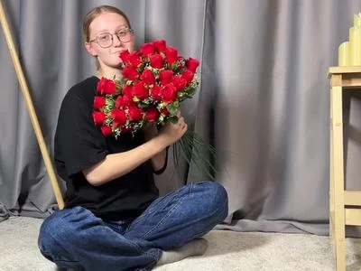 Beautiful roses for a beautiful girl by ReynaTownzen