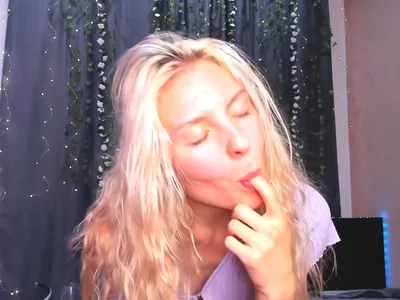 My striptease for you by ElvinaFears