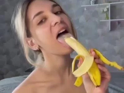 sweet banana by ElletteButton