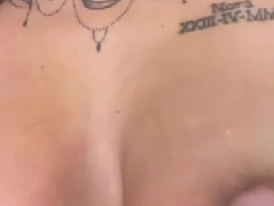 Make my nipples wet and suck my fingers💦 by TaniiaSmiith