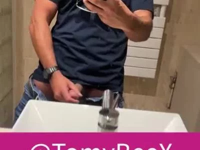 TomyBeeX solo by TomyBeeX