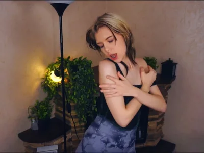 Lilian (Haydeesarraga) - good moirnig boy on Camsoda 