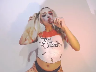 misslaurensummer (misslaurensummer) XXX Porn Videos - 👑 Cosplay Time  Harley Quinn 🖤