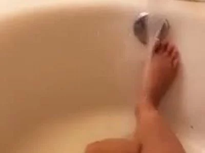 Washing my feet by kittenmia