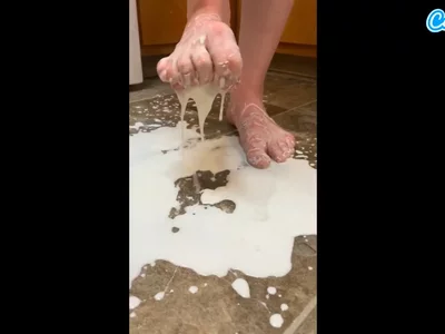 Getting dirty with oobleck by xredxheadx