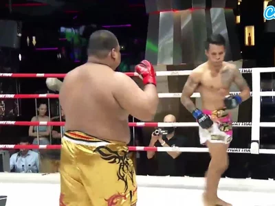 Fight Circus 1 - Fight 4 - BIG Heavyweight Boxer vs Small Muay Thai Fighter by Fight Circus  LIVE