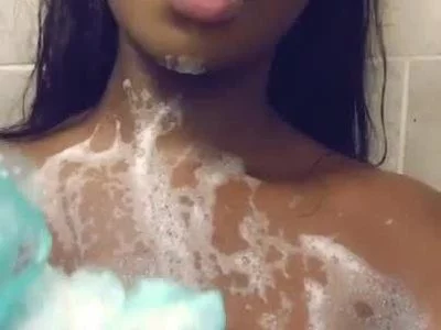 nelly_frenchy (janet3108) XXX Porn Videos - Come shower with me