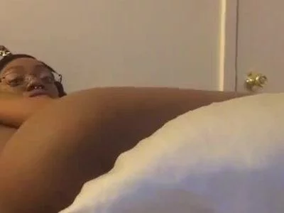 Slim Busy (princesspyt) XXX Porn Videos - Pillow humping