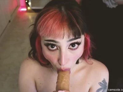 Emma (emma-haze) XXX Porn Videos - Quick POV blowjob