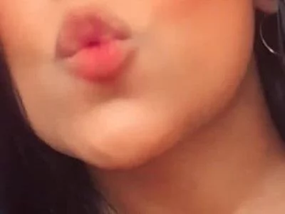 elsalondon_ (dannylondon) XXX Porn Videos - a welcome kiss