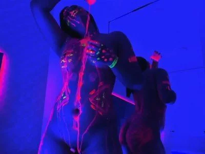 camilaagomez (camilaagomez) XXX Porn Videos - 💙💚💛🧡 Neon Rave 🧡💛💚💙