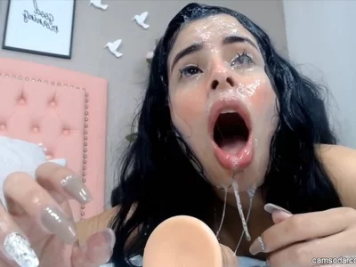 Ema-Castillo (ema-castillo) XXX Porn Videos - Covering my face in saliva