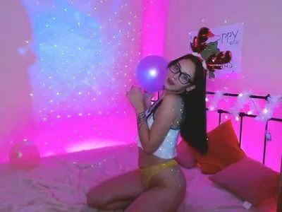 Candy-Chris (candy-chris) XXX Porn Videos - Im playing with balloons