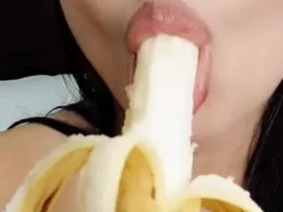 I love feeling your penis in my mouth ummm 🍌 by julieta-saenz-z