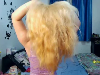 hair brushing and teasing with my gorgeous blonde hair by LexyGold