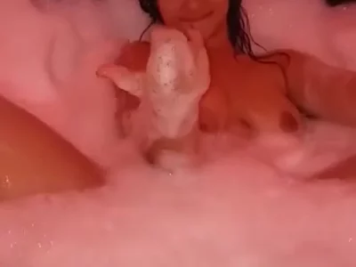 Amazing bubble bath by NATASHA-RAMIREZ