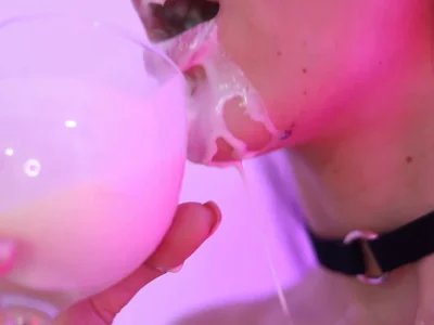 Little Em (emilybluunt) XXX Porn Videos - Give your kitty some milk