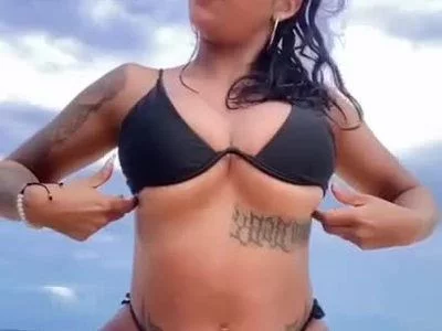 Bounce tits on da beach 🍒🍒 by tattoobabyy