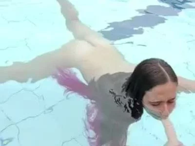 suck cock under water by Cristal-Princess