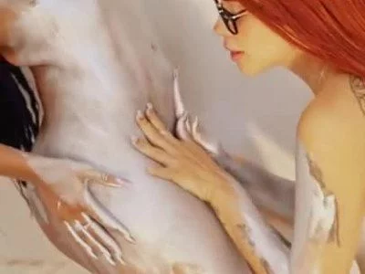 Hanna Byron (hannabyron) XXX Porn Videos - Dripping paint on 4 hot girls 🥵
