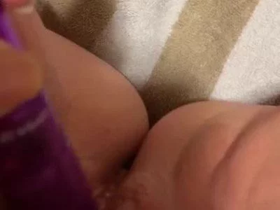 Squirting pussy by sweetpea