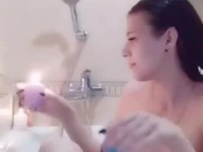 Swetty_Girl (dartasweet) XXX Porn Videos - Play with wax in bathroom