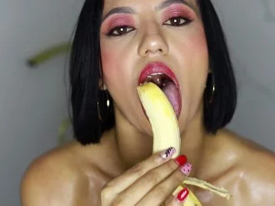 Emely-Rose1 (emely-rose1) XXX Porn Videos - I WANT TO EAT YOUR BANANA